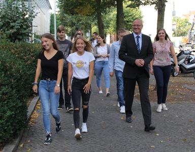 Landrat Ludger Weskamp begrüßt neue Auszubildende und Studentinnen der Kreisverwaltung Oberhavel 2018.